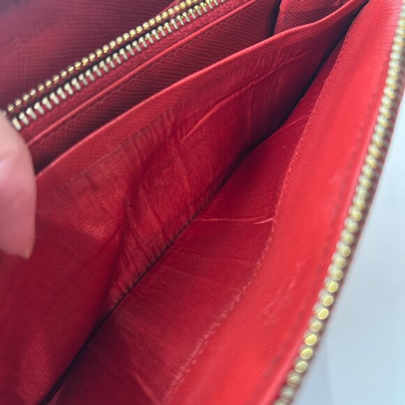 【9.26】 Preowned Prada wallet - Picture 12 of 16